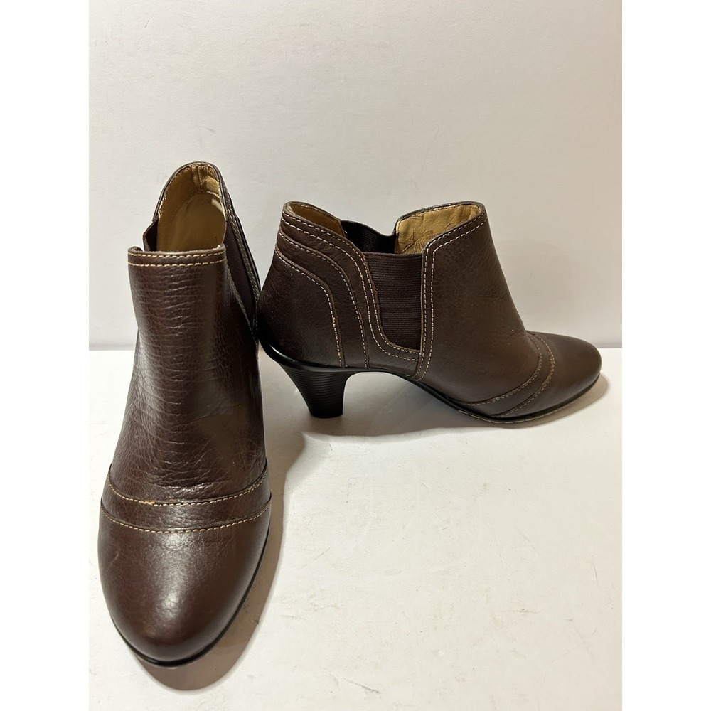 Softspots Women's Brown Leather Ankle Boots Size 7M Stretch Panel Accent